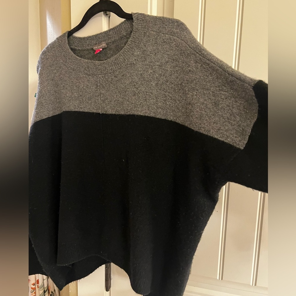 Vince camuto sweater size xl brand new